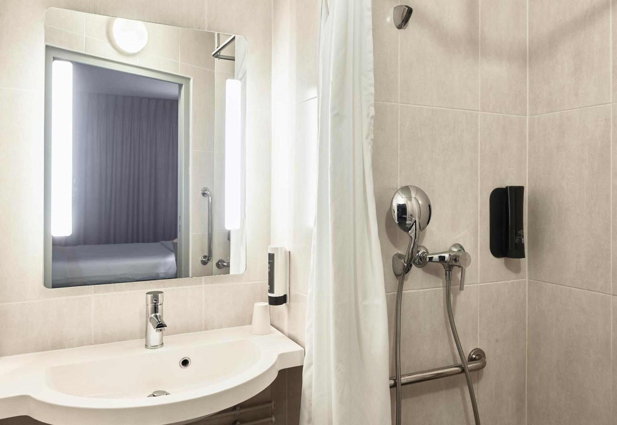 B&B Hotel Saint-Michel Sur Orge Bagian luar foto