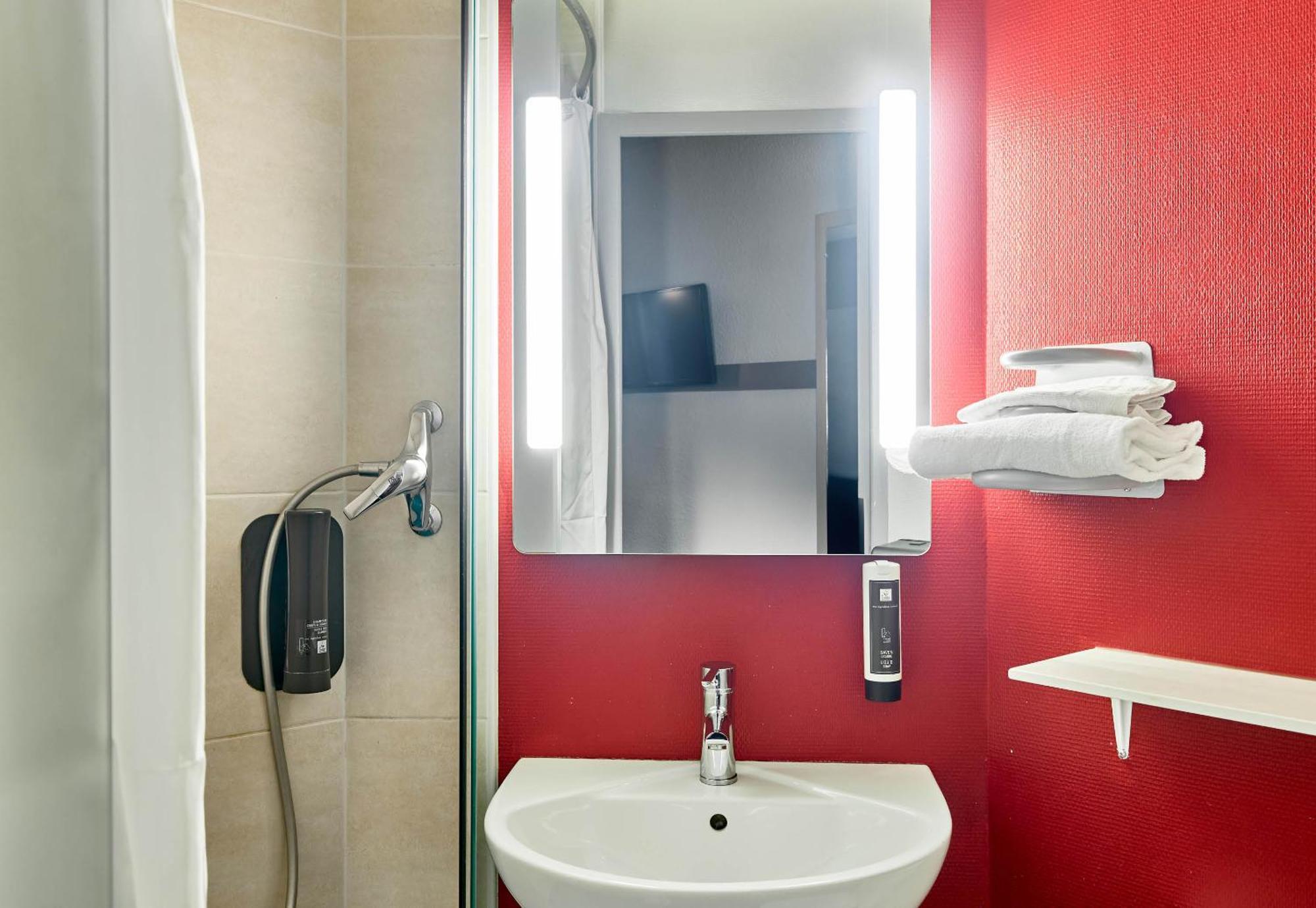 B&B Hotel Saint-Michel Sur Orge Bagian luar foto