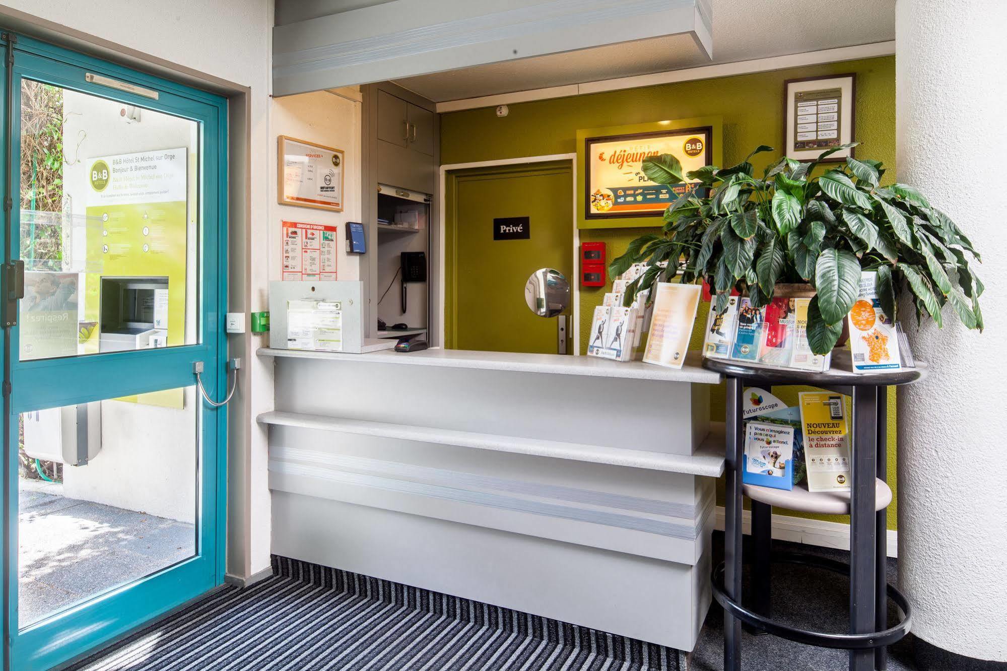 B&B Hotel Saint-Michel Sur Orge Bagian luar foto
