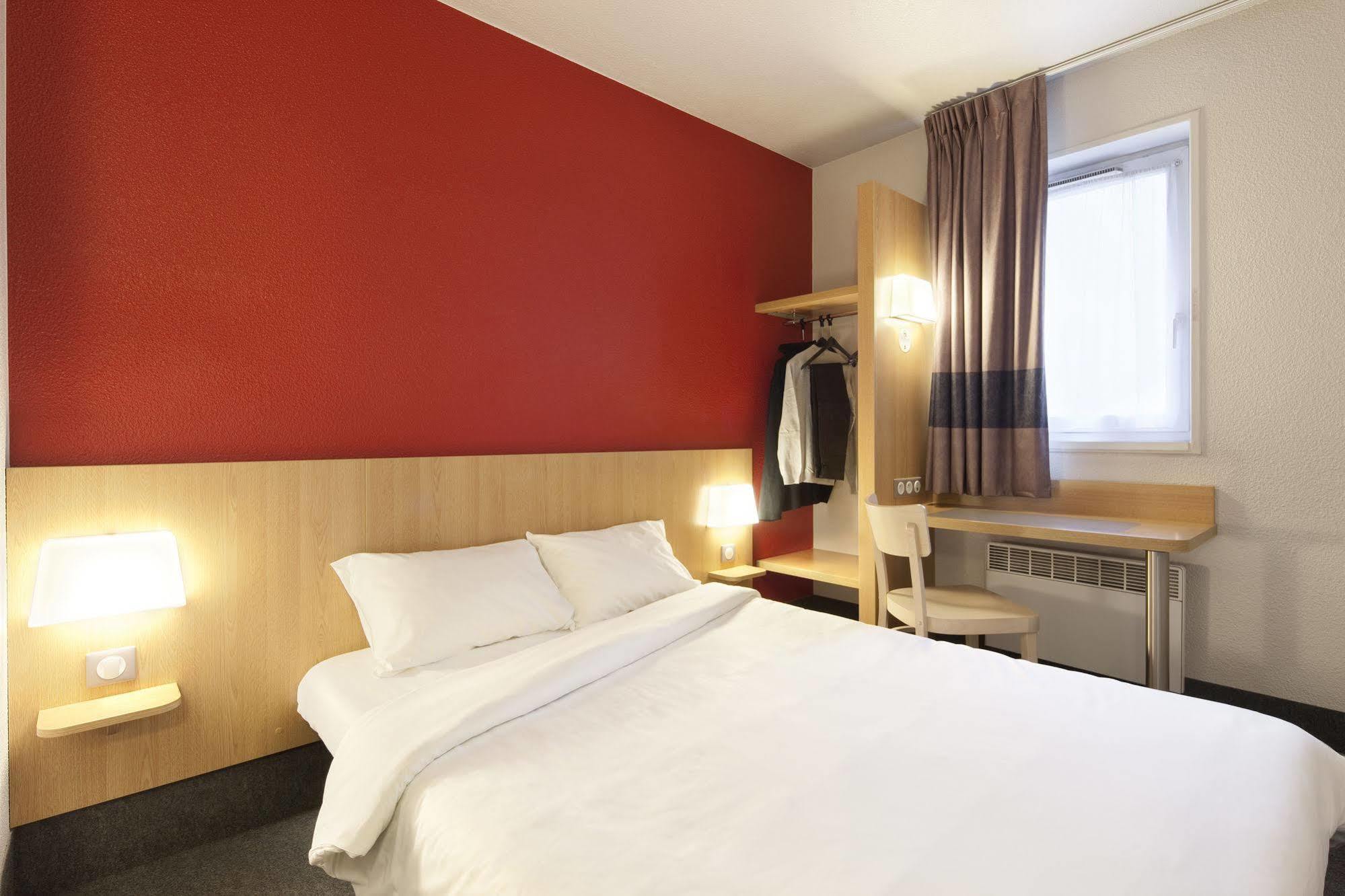 B&B Hotel Saint-Michel Sur Orge Bagian luar foto