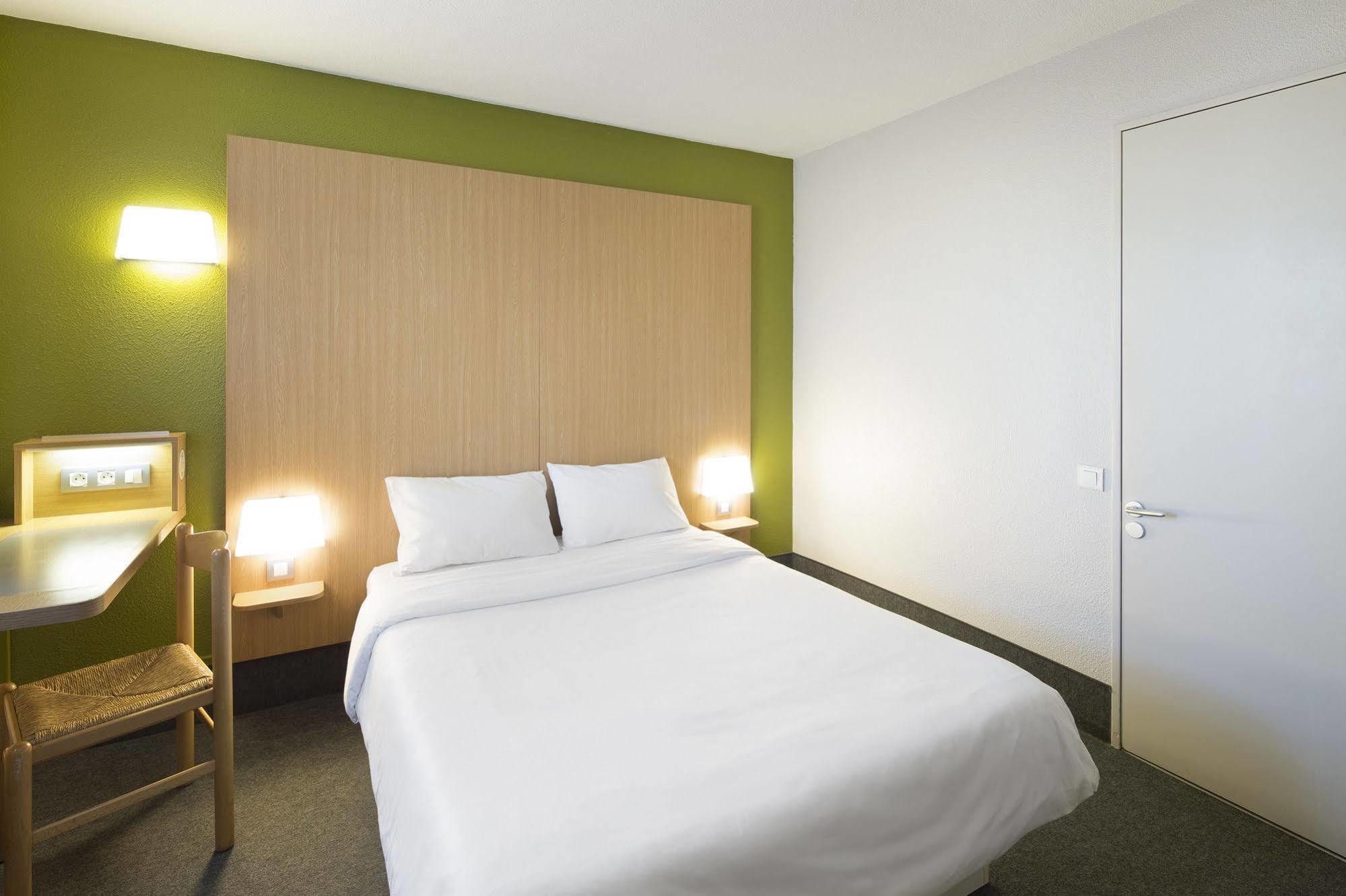 B&B Hotel Saint-Michel Sur Orge Bagian luar foto