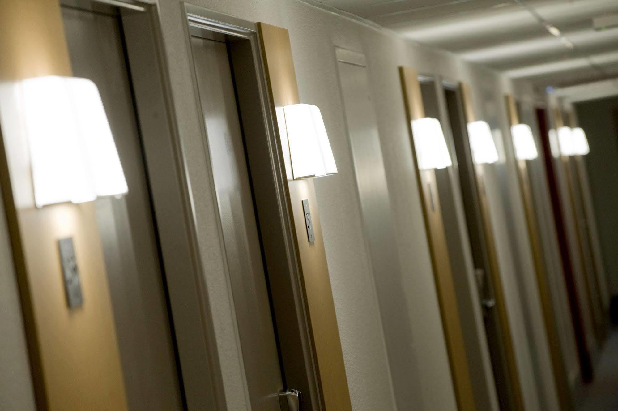 B&B Hotel Saint-Michel Sur Orge Bagian luar foto